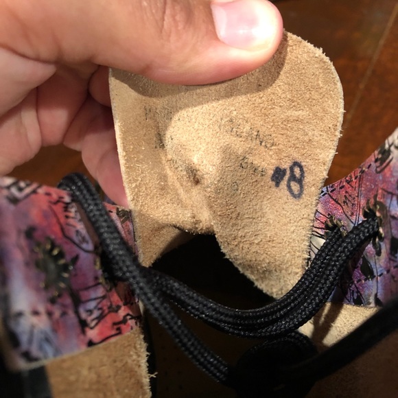 RARE Women’s Dr. Martens London Print Boots - Picture 7 of 7